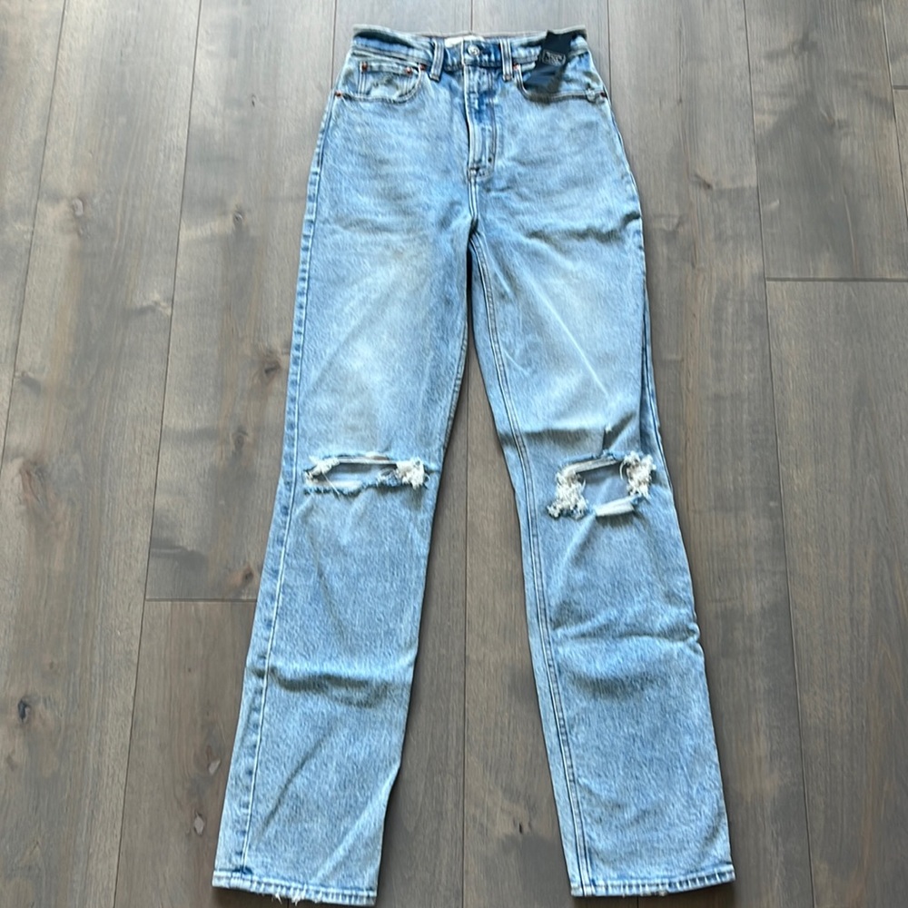 Brand New Abercrombie and Fitch Ultra High Rise 90’s Straight Jeans